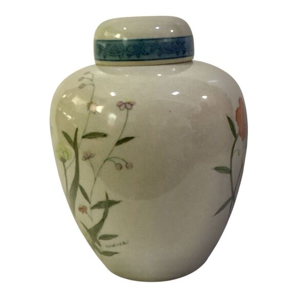 Andrea by Sadek  Ginger Jar Hand Painted 6610 Fleurs de Chantilly Japan w/Lid - Picture 4 of 6
